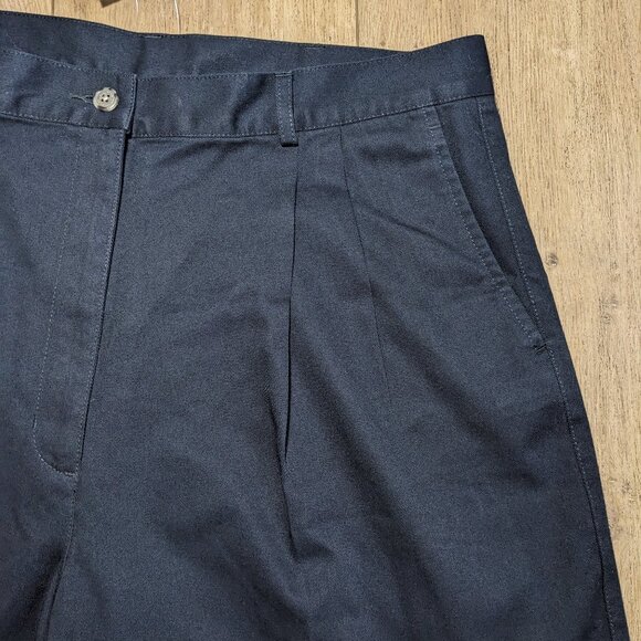 NWT Vtg L.L. Bean Navy Blue Pleated Front Cotton Shorts Women's 16 Reg - Picture 3 of 13